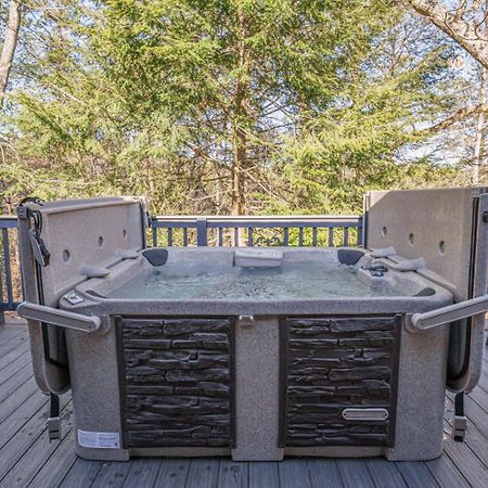 Wooded Bliss Hot Tub Single Level Cabin With No Steps Rocking Chairs And Wooded Views Pigeon Forge Esterno foto